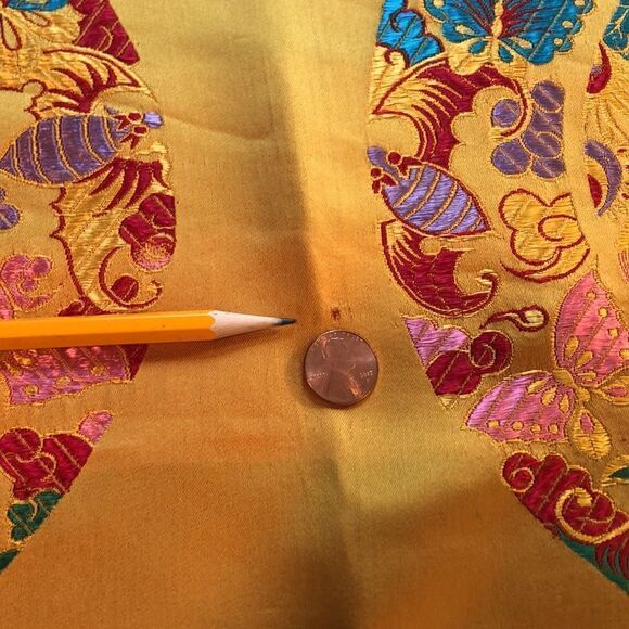VINTAGE ASIAN Fabric with flaws at least 40 years old. - Picture 4 of 16